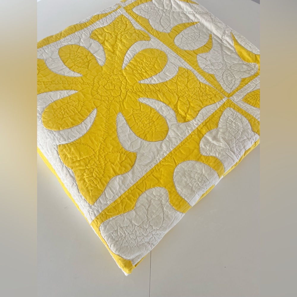 Vintage Hawaiian Hand Appliqué Hand Quilted Yellow White Floral Quilt